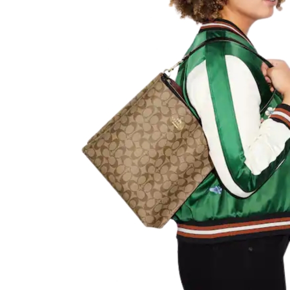 Coach Mollie Bucket Bag In Signature Canvas - Picture 4 of 12